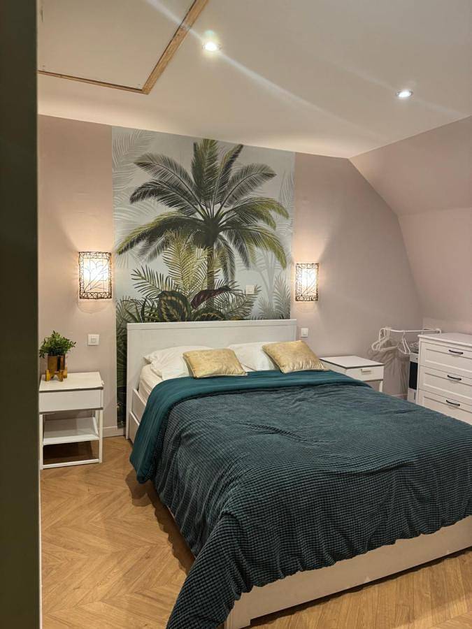 Location de vacances pour 12 personnes, avec jacuzzi ainsi que piscine et jardin à Tourcoing