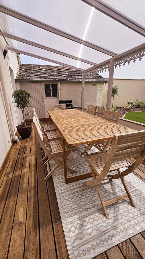 Chambre d’hôte pour 8 personnes, avec vue et terrasse, animaux acceptés à Troarn