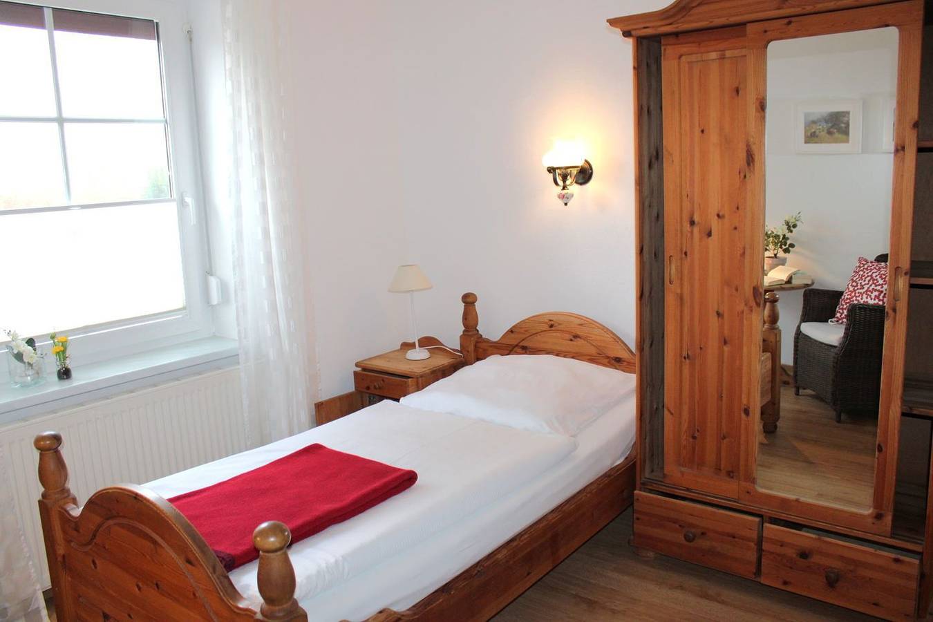 Ganze Wohnung, Auf dem Fischland, einem schmalen Landstrich zwischen Meer und Bodden, finden Sie unser Appartementhaus im Ortsteil Niehagen des Ostseebades Ahrenshoop. in Niehagen, Ahrenshoop