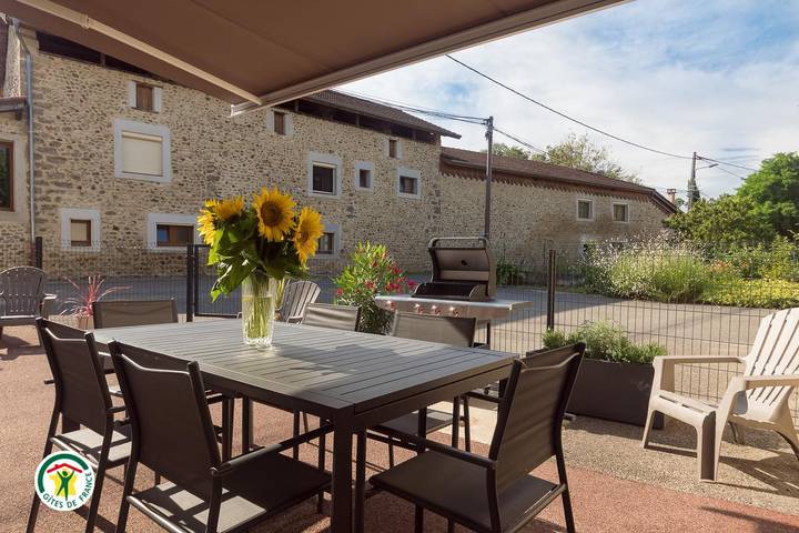 Gîte pour 8 personnes, avec Terrasse et Jardin
