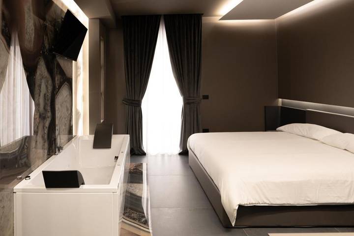 Chambre d’hôte pour 2 personnes, avec balcon et jacuzzi à Foggia - 2