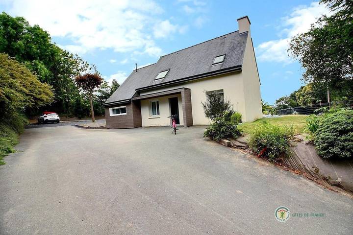 Location de vacances pour 6 personnes, avec terrasse et jardin à Trédarzec - 3