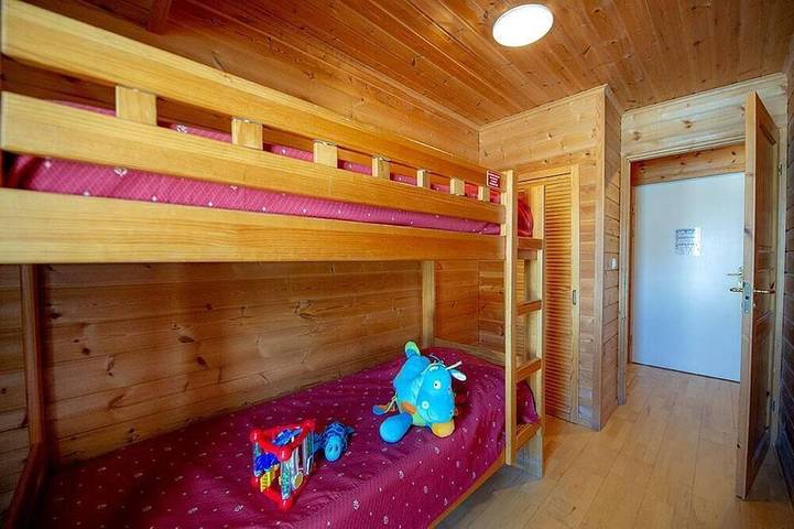 Ganze Wohnung, Bis 50m skipiste, schwimmbad, terrasse, balkon, parkmöglichkeiten, fernseher in Saint-Jean-d'Arves, Region Saint-Jean-de-Maurienne