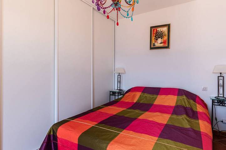 Location de vacances pour 6 personnes, avec jardin ainsi que balcon et piscine à Canari - 3