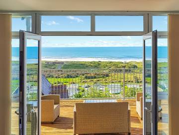 Holiday Home for 4 People in Carmarthenshire, South-Wales, Photo 1