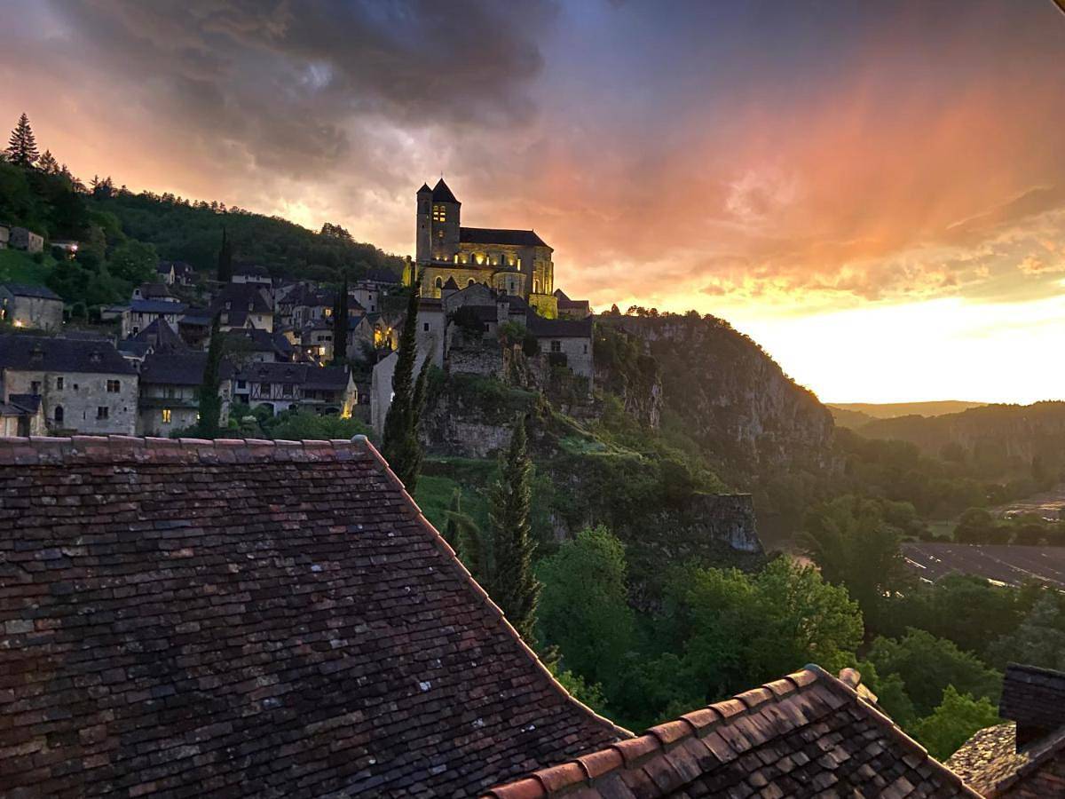 Double Room in Saint-Cirq-Lapopie, Quercy