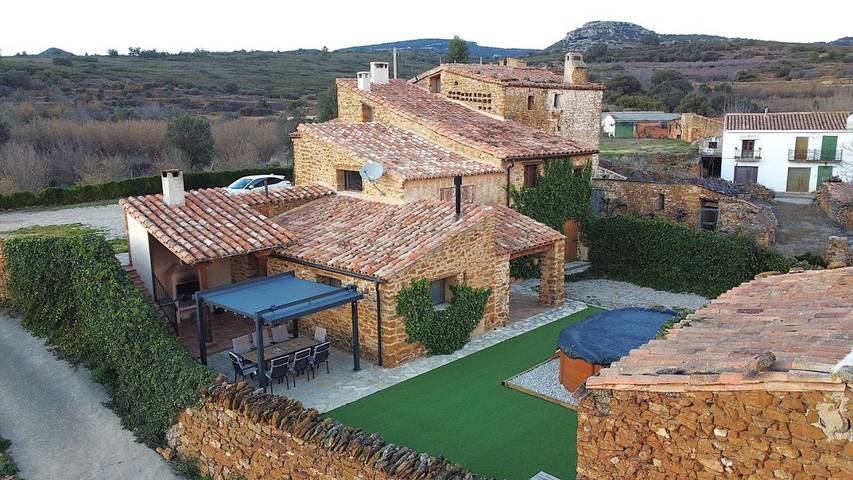 Casa rural para 8 personas, con piscina además de jardín y vistas, Se admiten mascotas en Benasal