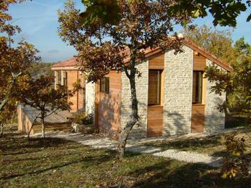 Gîte pour 5 personnes, avec jardin ainsi que piscine et vue à Trespoux-Rassiels