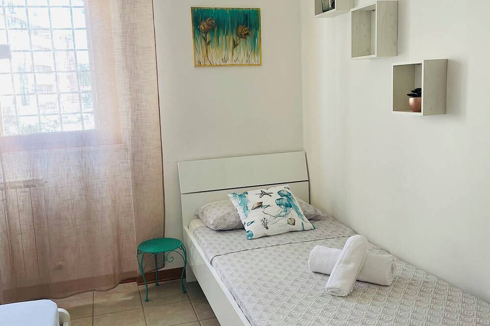 Central House near the airport in Fiumicino, Provincia de Roma