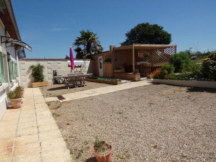 Location de vacances pour 6 personnes, avec jardin et vue, adapté aux familles à Les Loges - 4