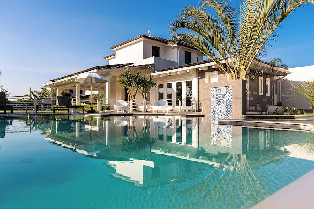 Elegant independent villa...\nyou can spend your holidays in complete relaxation in Contrada Pistavecchia, Provincia de Palermo
