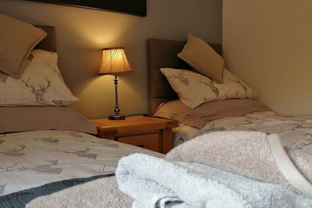 Spacious Highland Getaway*All rooms en-suite* (3rd Bedroom optional extra) in Glencoe, Loch Linnhe