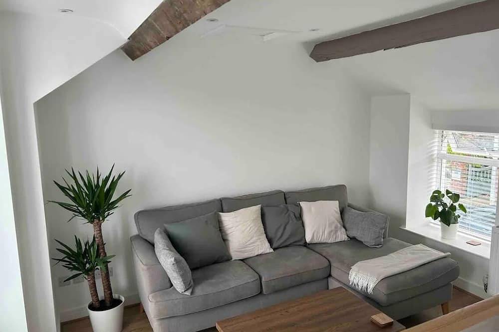 Bay View House - a countryside retreat close to Snowdon and Zipworld! in Bangor, Snowdonia