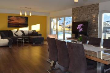 Ferienhaus für 10 Personen, mit Garten und Balkon in Hopfen am See