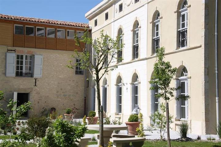 Gîte pour 2 personnes, avec Terrasse ainsi que Jardin et Vue à Auriac-sur-Vendinelle