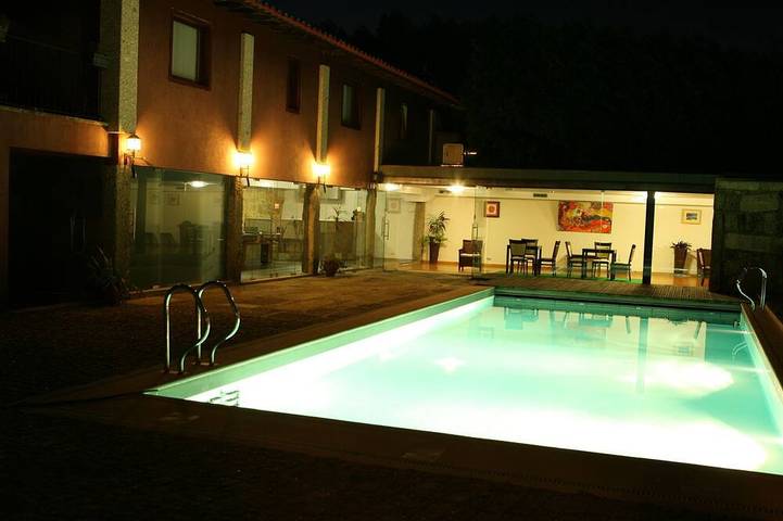 Gîte pour 8 personnes, avec Piscine à Braga