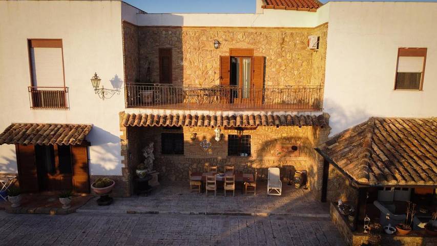 Gîte pour 5 personnes, avec Terrasse ainsi que Jardin et Piscine à Agrigente - 3