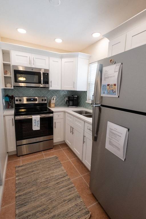 Ganze Wohnung, Location!! Cabana just steps from the beach! in Ilexhurst, Holmes Beach