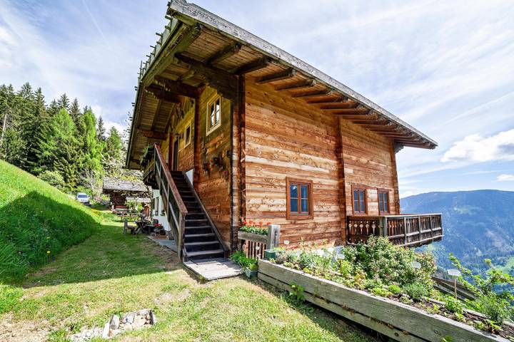 Ferienwohnung für 5 Personen, mit Balkon und Garten sowie Sauna und Seeblick in Trentino-Südtirol