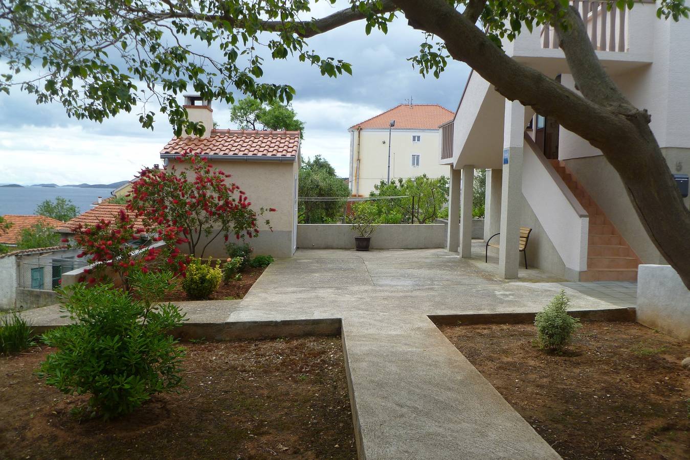 Ganze Wohnung, 1-Zimmer-Ferienwohnung mit Terrasse und Meerblick Sali (Dugi otok) A-8154-b in Sali, Dugi Otok
