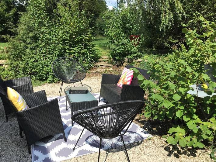 Gîte pour 4 personnes, avec Terrasse ainsi que Jardin et Vue à Le Fied