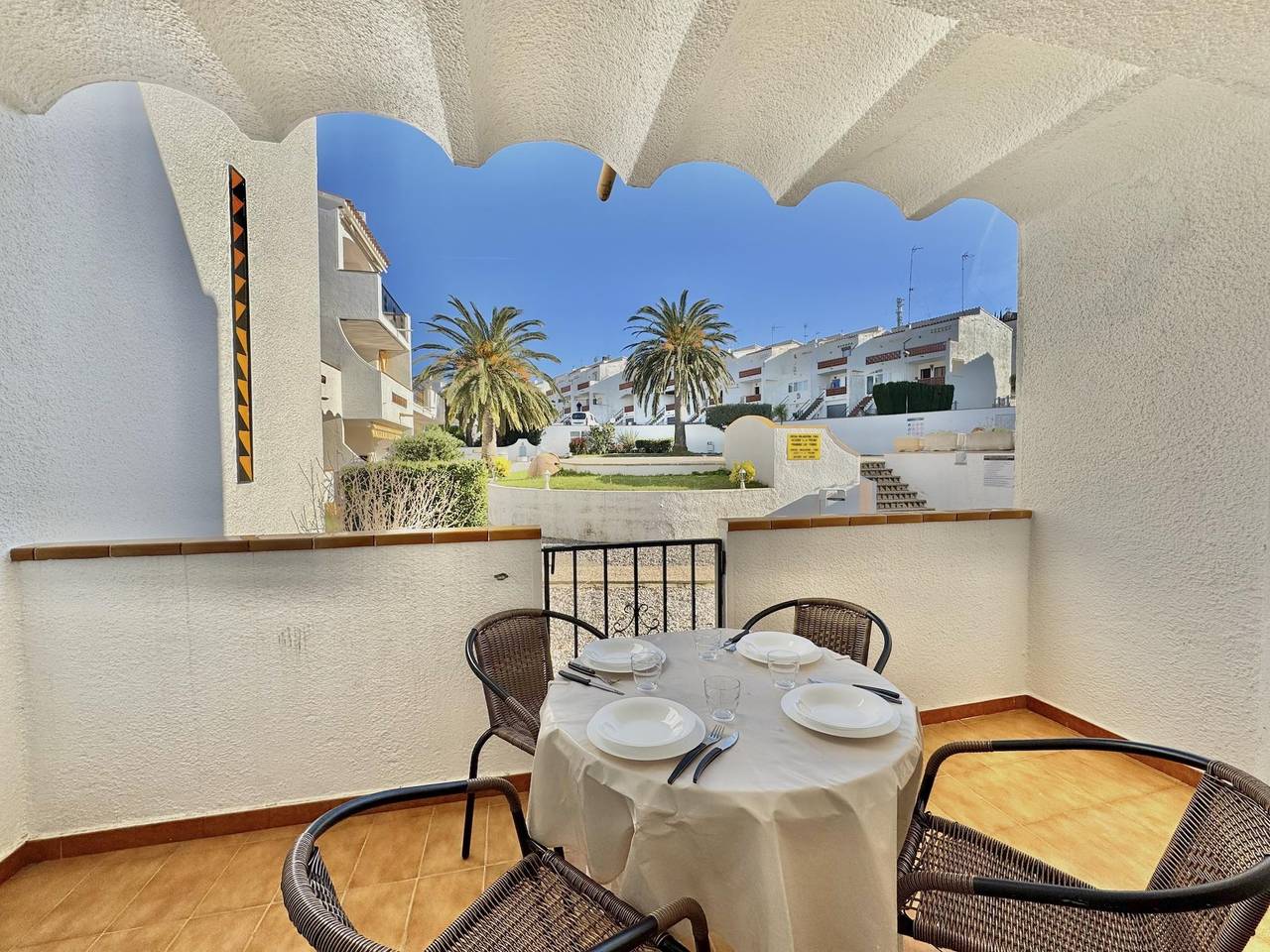 Ganze Ferienwohnung, Ferienwohnung für 4 Personen mit Pool in Roses, Oberampurien