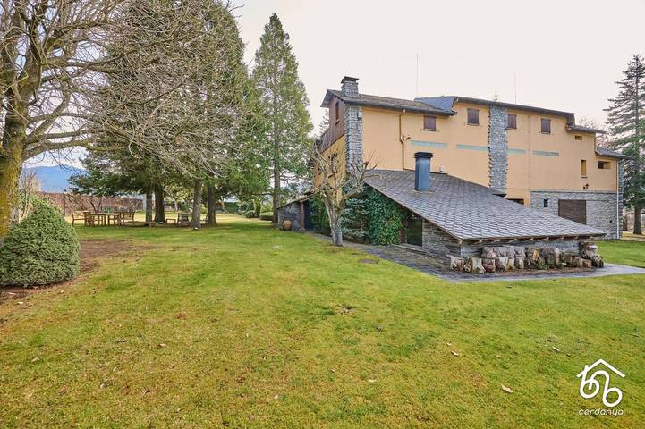 Chalet para 12 personas, con Balcón y Jacuzzi además de Terraza y Jardín en Baixa Cerdanya - 4