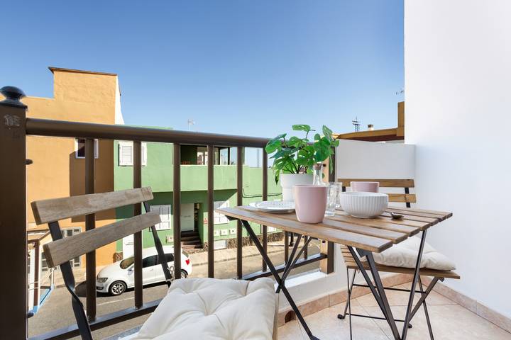 Entire apartment, Holiday Apartment 'Casa Dajate, El Cotillo' with Sea Views, Shared Terrace and Wi-Fi in Piedra Playa, La Oliva