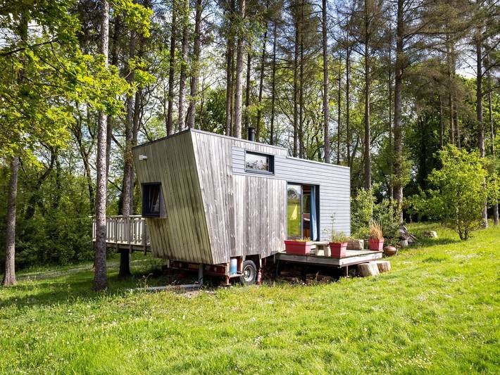Appartement de vacances entier, "La Cafoutche Tiny - 5 personnes" avec terrasse privée, jardin partagé et Wi-Fi in Gommenec'h, Cotes-d'Armor