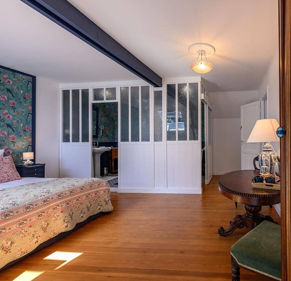 Double Room with Private Bathroom in Saint-Pierre-Église, Région de Cherbourg