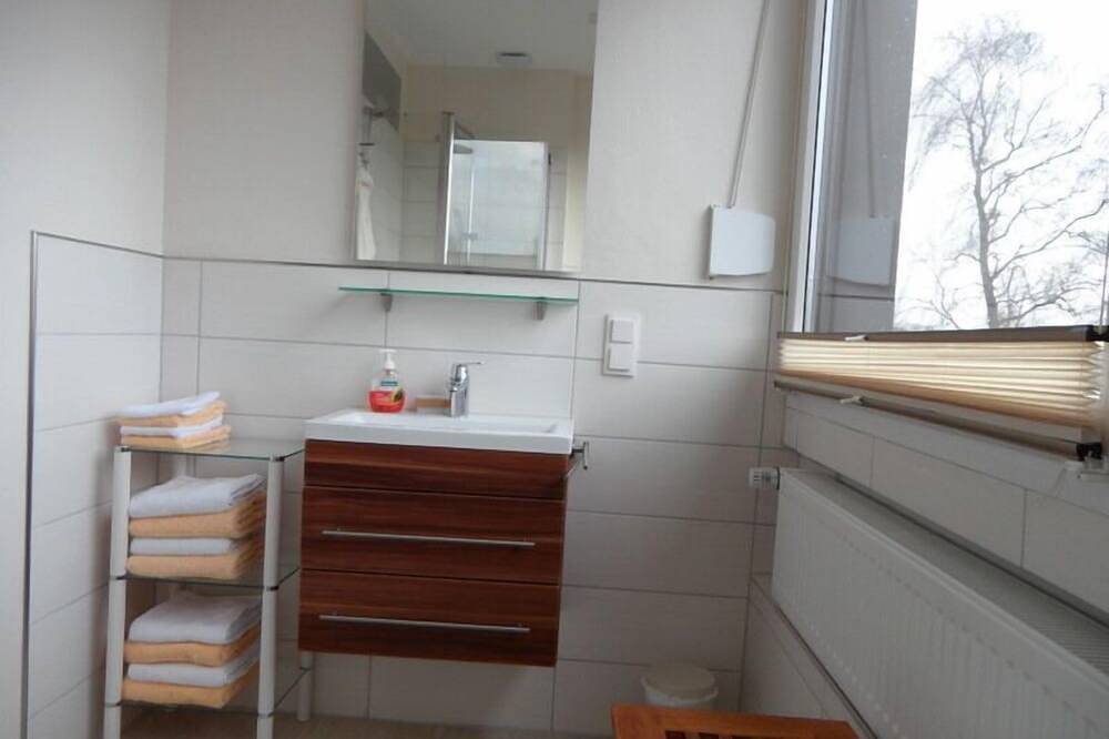 Ganze Wohnung, Fewo 88m² ,mit 2 Schlafzi,ein großes Wohn-un Esszi, Küche,Gäste Wc,Bad,Balkon in Wachtendonk, Niederrhein