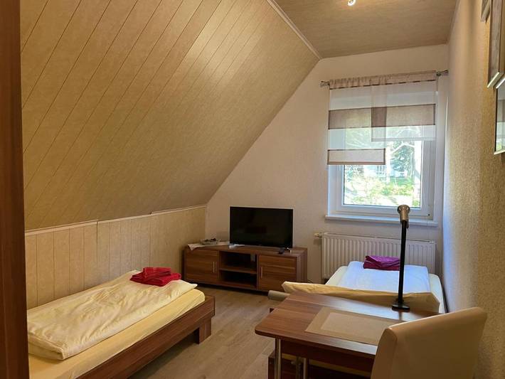 Ferienwohnung für 2 Personen, mit Terrasse und Garten in Chemnitz