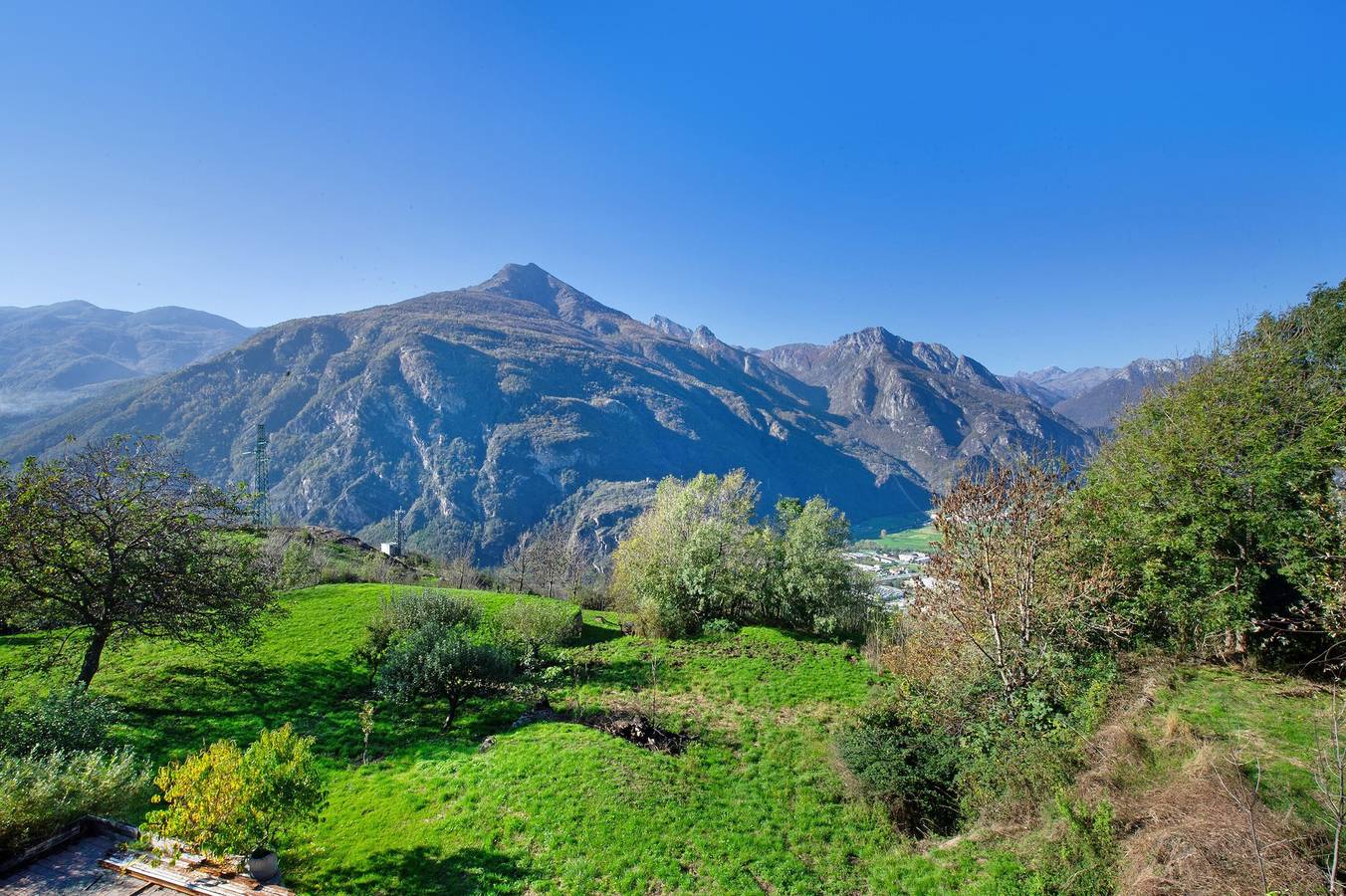 Entire apartment, Apartment 'Da Primo - Alloggi Vacanze - Pt' with Mountain View, Wi-Fi and Air Conditioning in Comune di Pont-Saint-Martin, Wallisian Alps