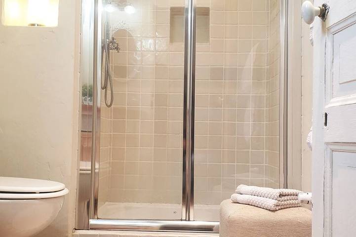 Location de vacances pour 2 personnes, avec piscine ainsi que balcon et jardin à Entraygues-sur-Truyère - 4