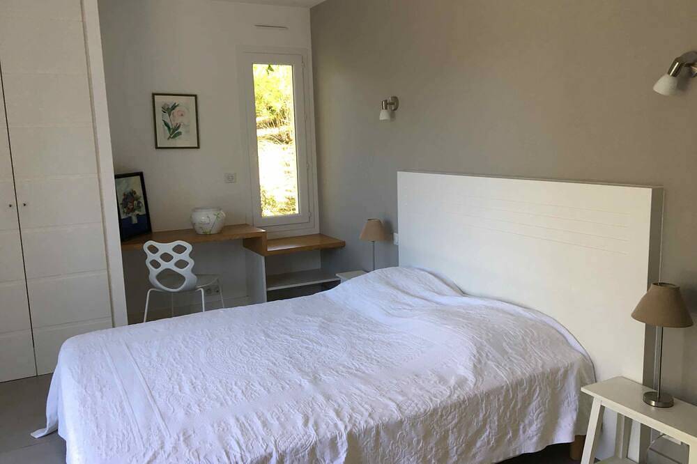 Biarritzarcangues villa quiet design 170 m 2 greenery heated pool, 8 per in Arcangues, Bayonne region