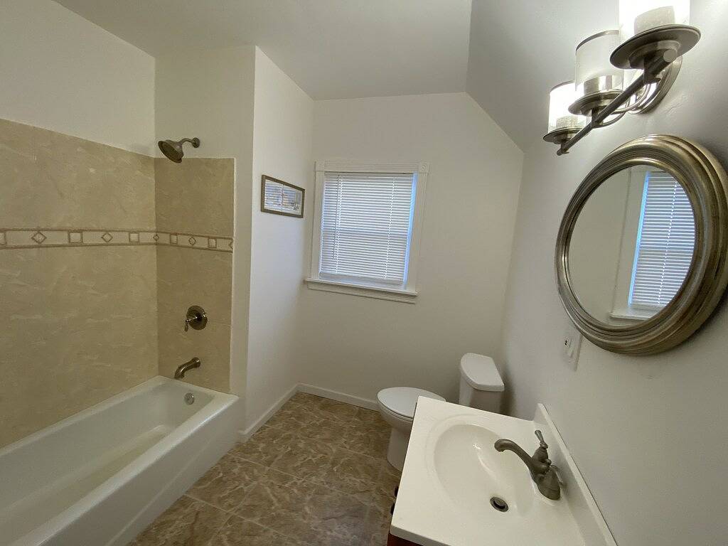 Charming 4bedroom 2nd Floor Beach House - 1.5 blocks to the beach in Long Branch, Monmouth County