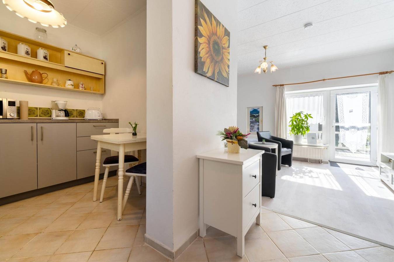 Ganzes Studio, Apartment 'Behling 1 mit Terrasse' mit gemeinsamer Terrasse, Gemeinschaftsgarten und Wlan in Liepe, Britzer Platte