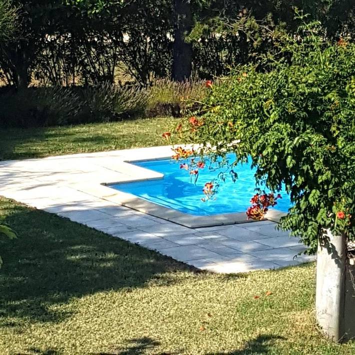 Maison de vacances pour 3 personnes, avec vue ainsi que jardin et piscine