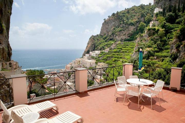 Location de vacances pour 6 personnes, avec jardin ainsi que vue et piscine à Castiglione - 2