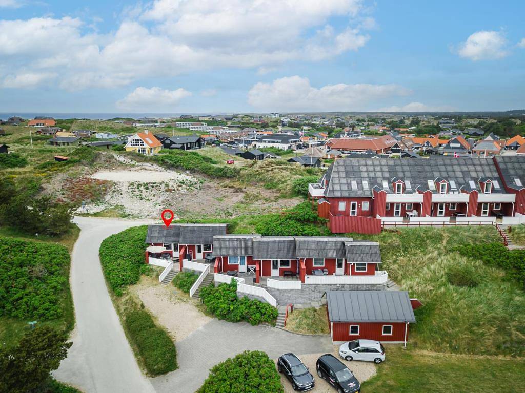 Gemütliche kleine Bungalowwohnung mit großer geschlossener Südterrasse. in Henne, Varde en omgeving