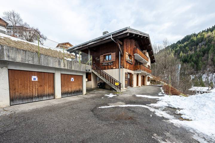Ganze Wohnung, Ferienwohnung 'Chardonneret' mit Bergblick, Gemeinschaftsterrasse und Wi-Fi in La Giettaz, Albertville und Umgebung