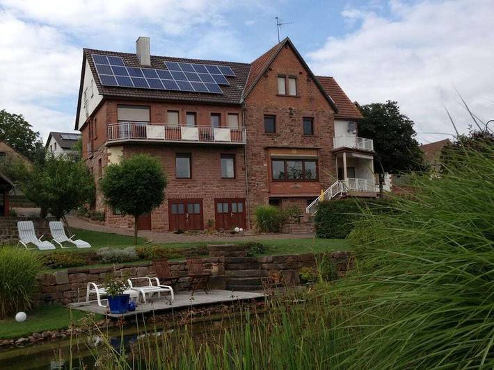 Ferienhaus für 6 Personen, mit Balkon und Terrasse sowie Garten und Pool im Odenwald
