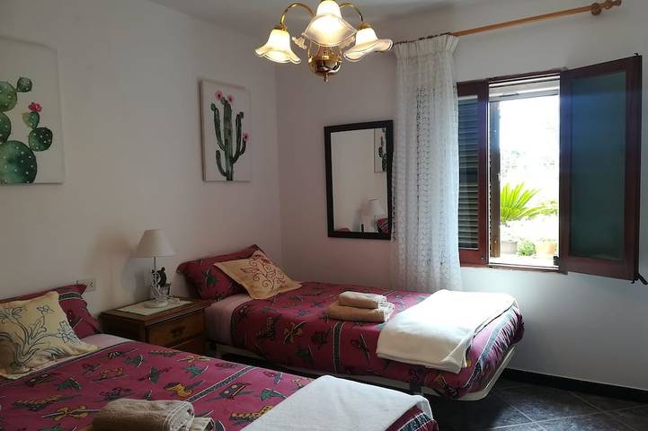 Finca für 8 Personen, mit Balkon und Garten sowie Whirlpool in S'Illot Cala Morlanda - 2