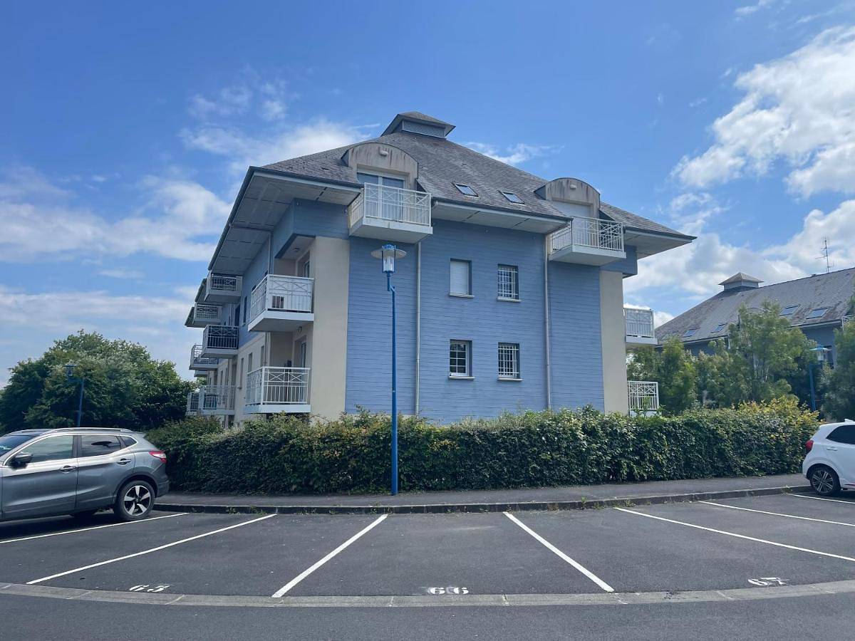 Appartement entier, One-Bedroom Apartment in Port-en-Bessin-Huppain, Région de Bayeux