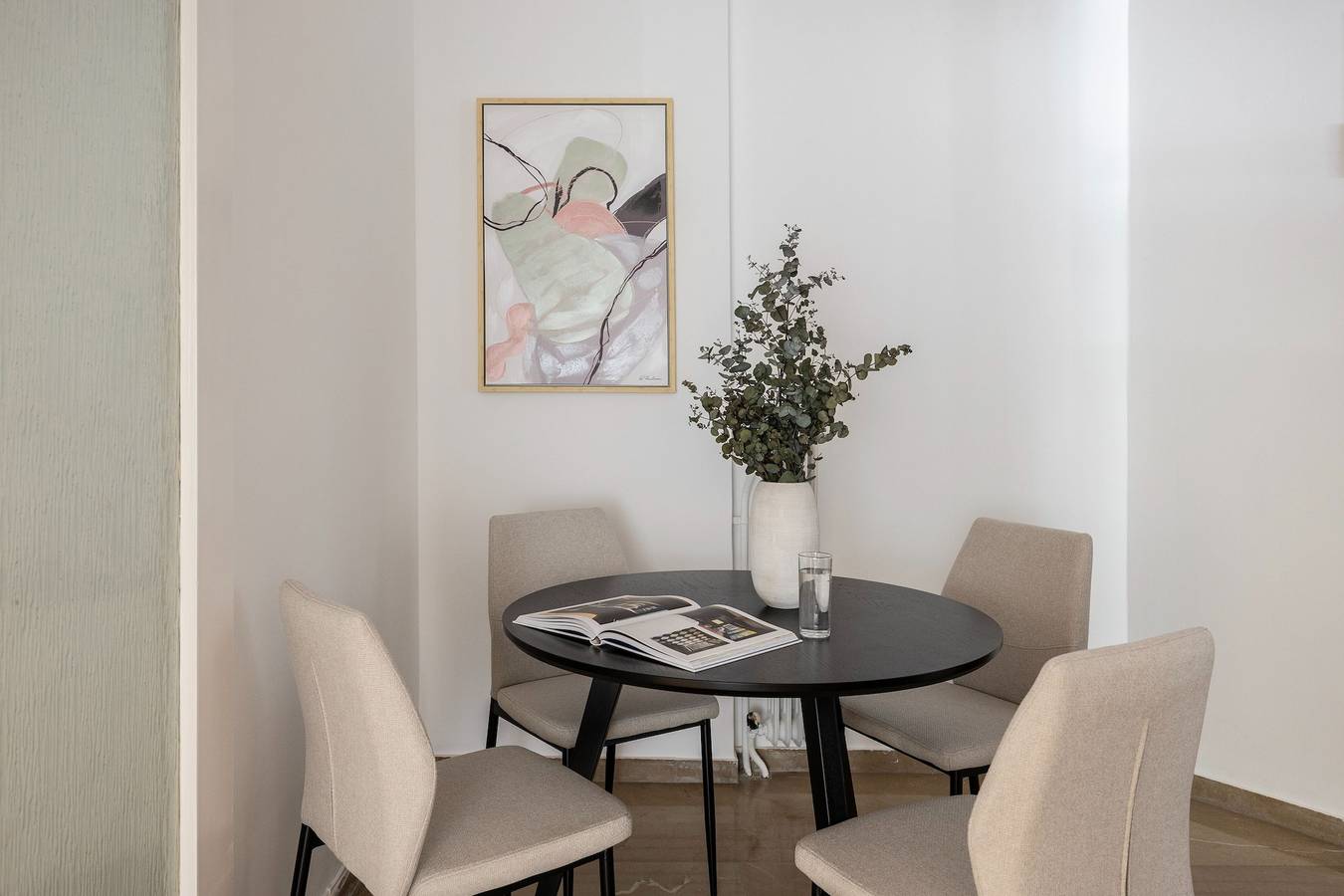 Appartement entier, Stylish 1Br Retreat Near Alimos Beach & Tram in Athènes, Côte Sud de l'Attique