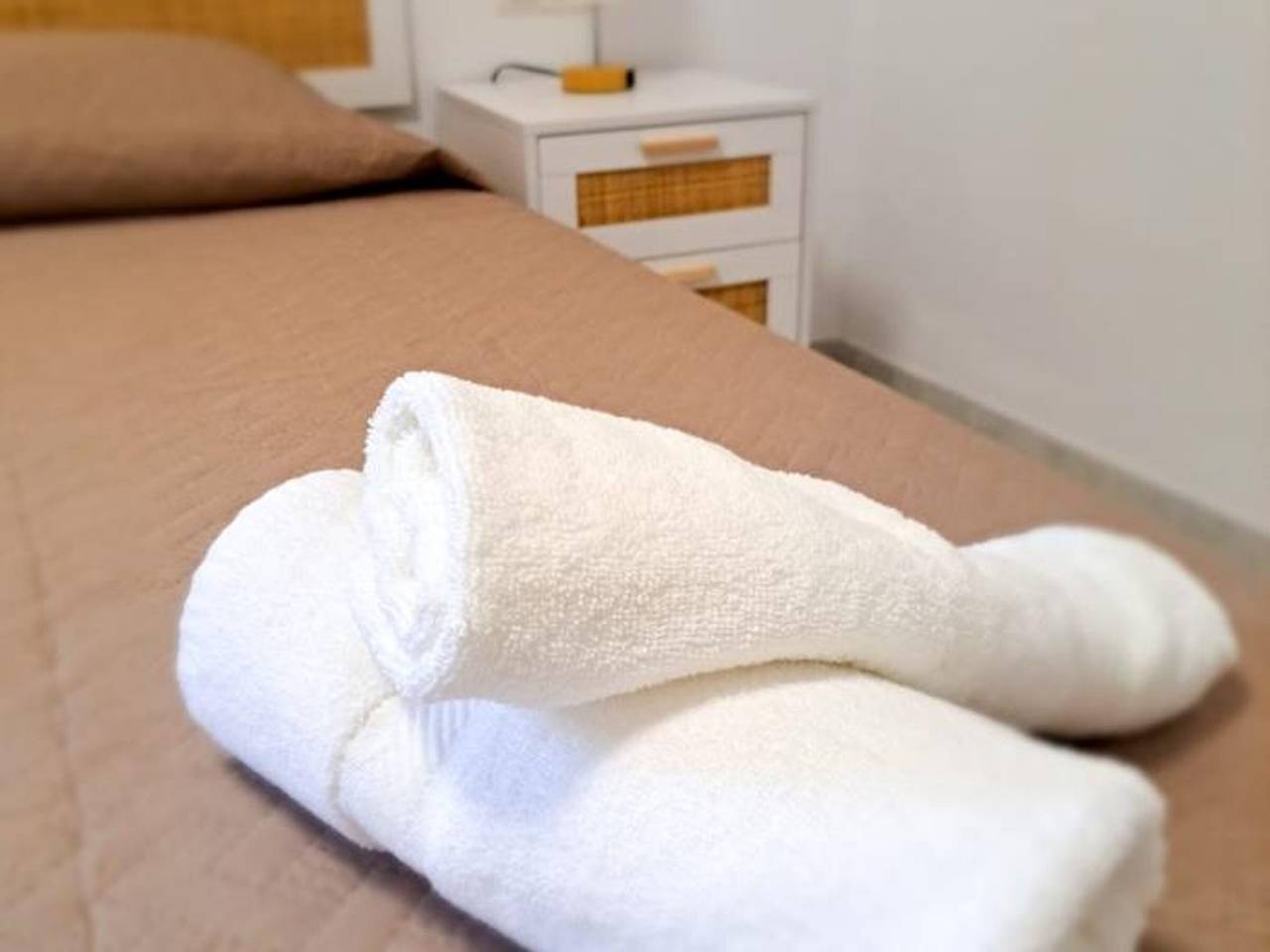 Apartamento entero, Agradable alojamiento en el centro de Baza, cerca de servicios in Baza, Geoparque de Granada