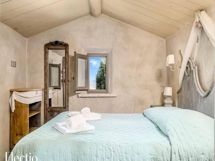 Gîte pour 2 personnes, avec piscine ainsi que balcon et jardin, adapté aux familles à Oppède - 2