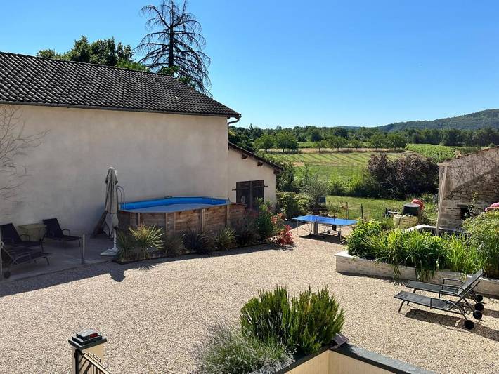 Location de vacances pour 9 personnes, avec vue ainsi que piscine et jardin à Caillac - 2