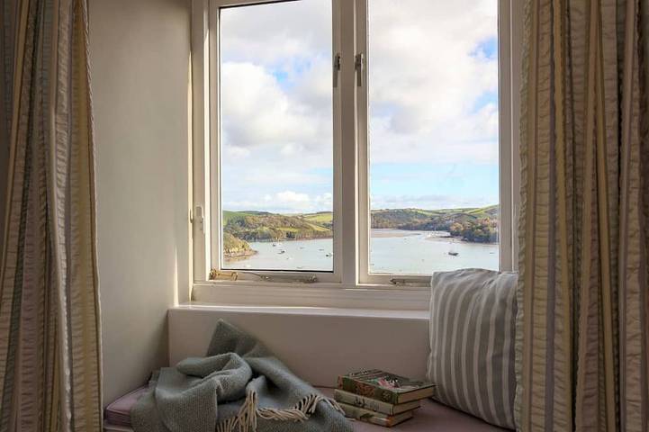 Magdala - 5 Br property Sleeps 10 w/stunning views in Salcombe, South Devon