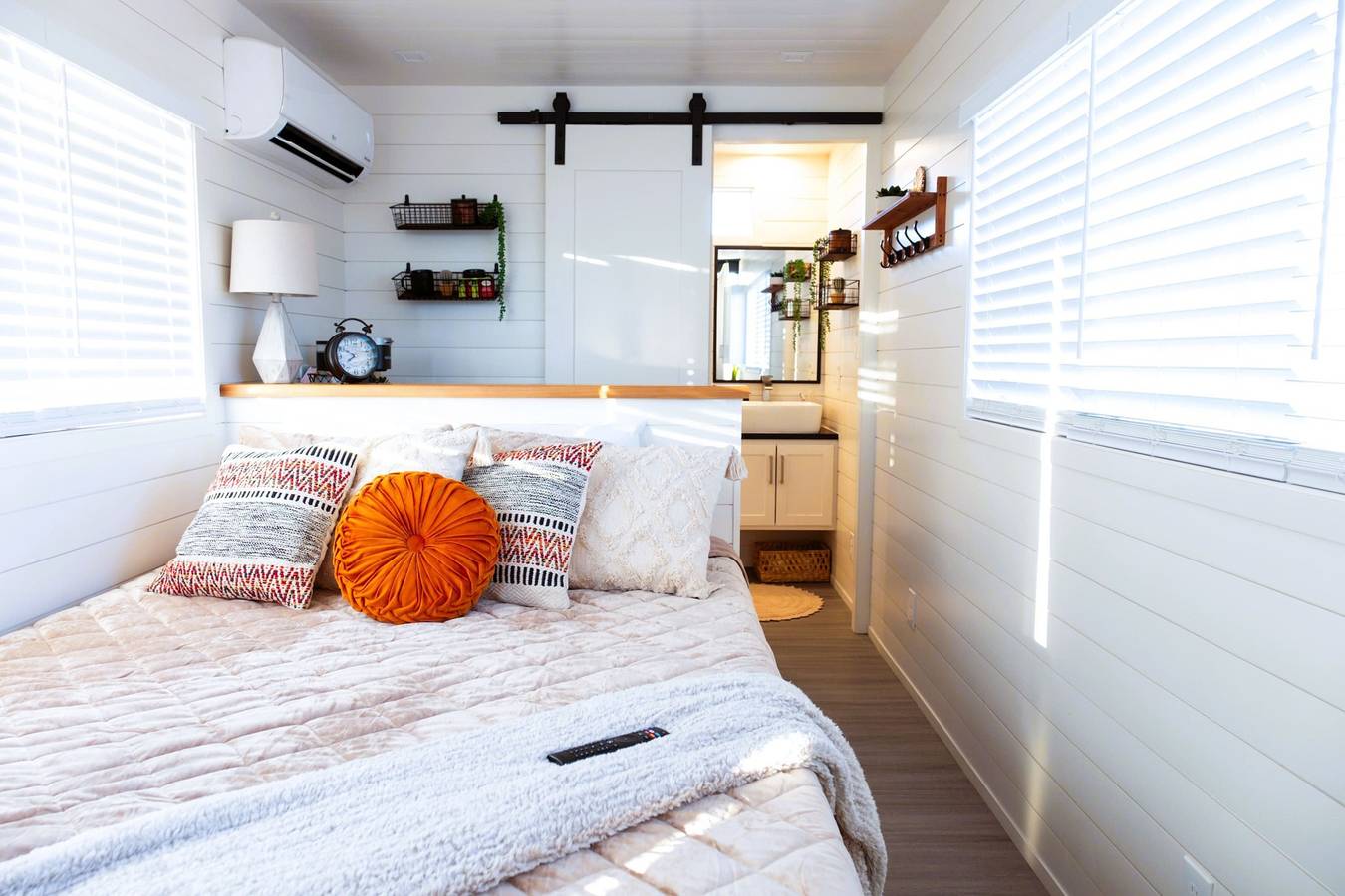 Somewhere in Texas Container Home in Condado de Brewster